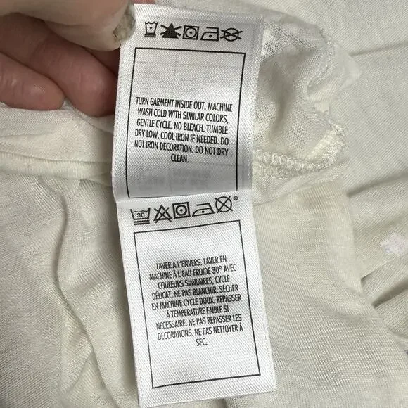 Disney Parks 2017 Cinderella Castle Graphic Tee Rhinestones Women’s Small USA - Picture 11 of 13